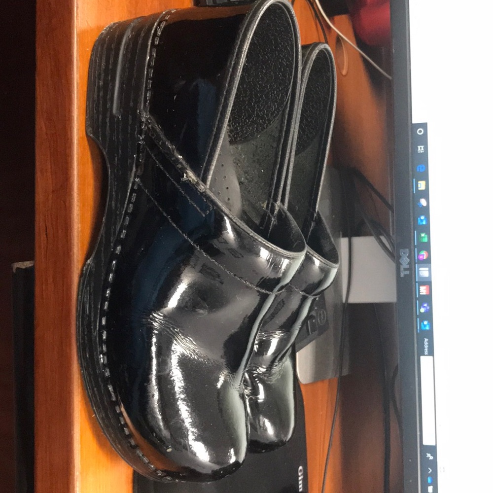Like new black patent leather dansko